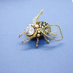 Gold bee