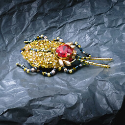Red/gold bug
