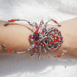 Hand spider